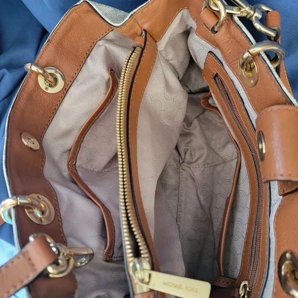 Michael Kors medium satchel - Picture 4 of 5